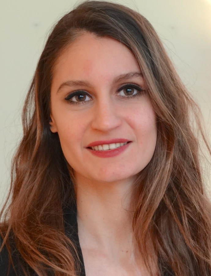 <div class=ProfilGlobal> <span class=profilName>Angelica</span> <br> <br> Age: 24 <br> Master degree in Communications and translation <br> <br> <span class=profilBold>Italian</span>: native <br> <span class=profilBold>French</span>: fluent <br> <span class=profilBold>English</span>: fluent <br>