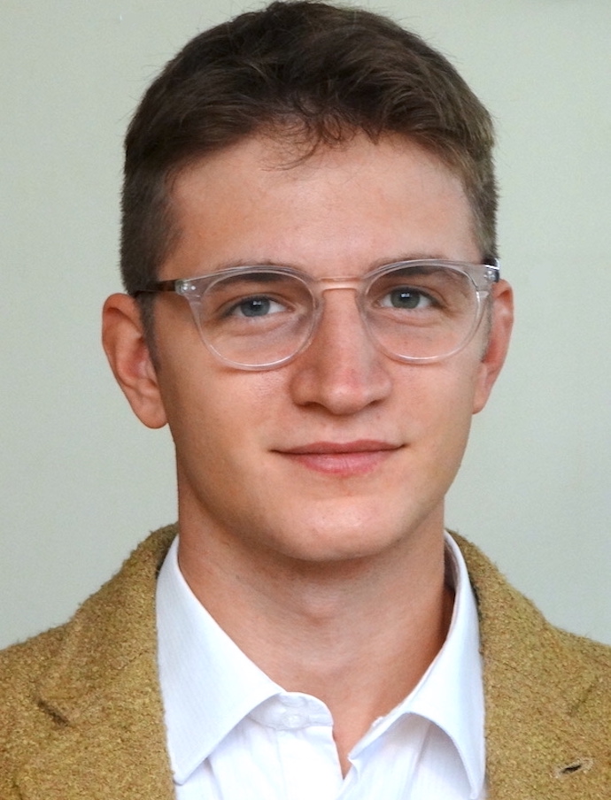 <div class=ProfilGlobal> <span class=profilName>Domenico</span> <br> <br> Age: 23 <br> Student in Master in Russian Literature <br> <br> <span class=profilBold>Italian</span>: native <br> <span class=profilBold>French</span>: bilingual <br> <span class=profilBold>English</span>: fluent <br> <span class=profilBold>Russian</span>: fluent <br> </div>